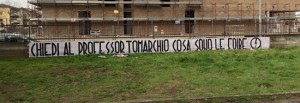 Lo striscione di Blocco Studentesco