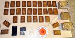 La droga sequestrata dagli agenti della sezione narcotici della mobile