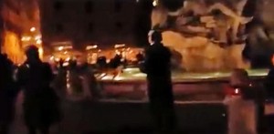 Nudo nella fontana di piazza Navona