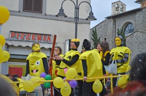 Marta - Sfilano i carri 