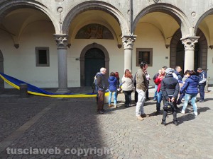 Viterbo Civica - L'incontro a piazza del Comune