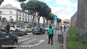 Viterbo - Traffico bloccato a piazzale Gramsci