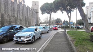 Viterbo - Traffico bloccato a piazzale Gramsci