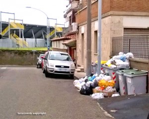 Viterbo - Cumulo di rifiuti in via Caduti sul lavoro