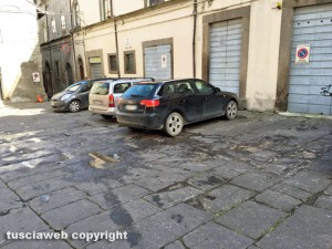 Viterbo - Piazza Santa Maria Nuova - Fuoriuscita di liquame dalla fogna
