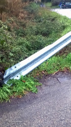 Viterbo - Buche e piante su strada Signorino