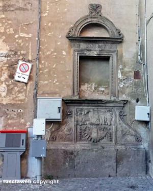 Viterbo - Porta San Pietro - Fontana di papa Pio II Piccolomini