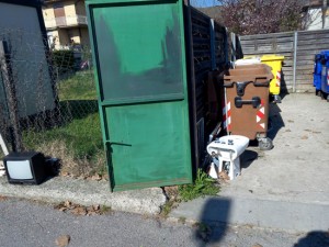 Bolsena - I rifiuti abbandonati nel centro 