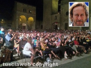 Caffeina a piazza San Lorenzo - Nel riquadro Carlo Maria Puglisi Alibrandi, amministratore delegato di Enerpetroli