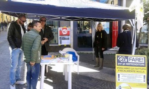 Viterbo - Il gazebo di Fare! in piazza del Teatro 
