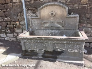 Viterbo - Cassia Nord - Fontanile di fronte al Cimitero san Lazzaro