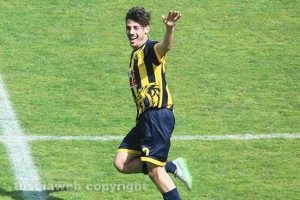 Sport - Calcio - Viterbese - L'esultanza di Daniele Ansini dopo l'1-0