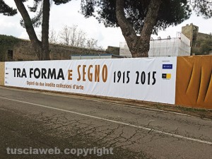 Tra torma e segno - Lo striscione della mostra