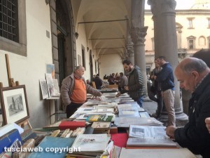 Viterbo - PaperOnly a Pasqua e Pasquetta