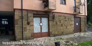 Ronciglione - Via dell'ospedale consorziale - Il palazzo dove abitava la donna ritrovata nel congelatore