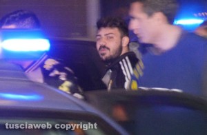 Camorra - Giovanni Tabasco all'uscita dalla questura