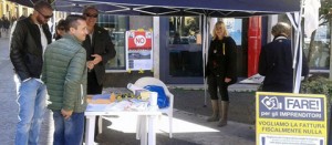 Viterbo - Il gazebo di Fare! in piazza del Teatro