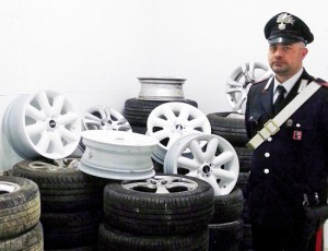 Sutri - Il materiale sequestrato da carabinieri