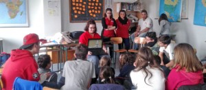 I volontari della Cri tra gli studenti