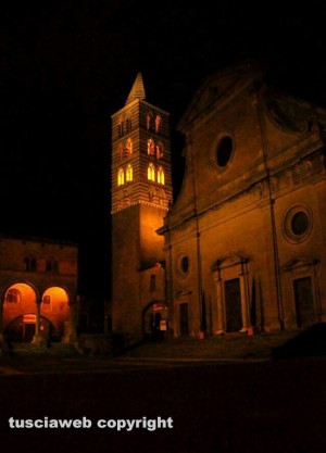 Viterbo - Il duomo di notte