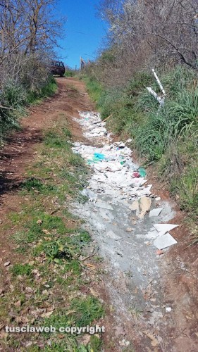 Viterbo - Discarica a cielo aperto il località Acqua Alta
