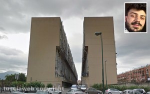 Il Bronx di San Giovanni a Teduccio; nel riquadro: Giovanni Tabasco