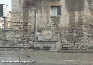 Viterbo - Cassia Nord - Fontanile di fronte al Cimitero san Lazzaro