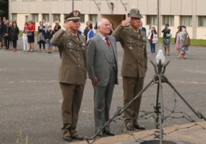 Al centro il generale Carlo Alfonso Giannatiempo