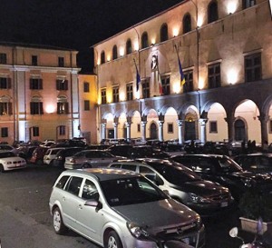 Viterbo - Sosta selvaggia a piazza del Comune