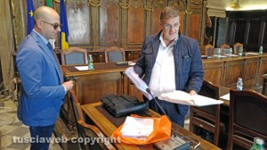 Viterbo - Comune - Ubertini coi documenti consegnati