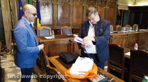 Viterbo - Comune - Ubertini coi documenti consegnati