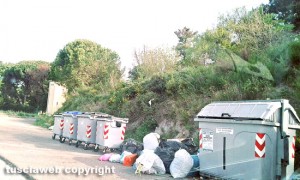 Viterbo - Discarica di rifiuti vicino all'ospedale