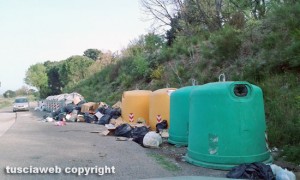 Viterbo - Discarica di rifiuti vicino all'ospedale