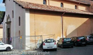 Sutri - La chiesa di san Francesco bicolore