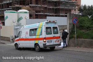 Viterbo - Via Polidori - Cade a terra e muore