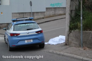 Viterbo - Via Polidori - Cade a terra e muore
