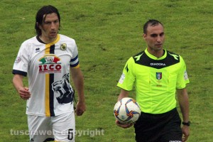 Sport - Calcio - Viterbese - Il match contro il Cynthia - Scardala e l'arbitro Massara