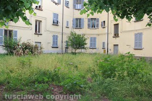 Viterbo - Giardino viale Capocci nel degrado