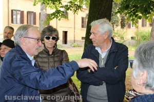 Viterbo - Michelini, Saraconi con i residenti al giardino in viale Capocci