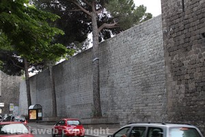 Viterbo - Le mura civiche recuperate