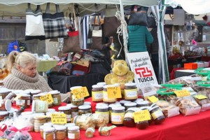 Vallerano - Mercatino alle botteghe Farnesiane