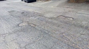 Viterbo - Le buche in via Campo Scolastico