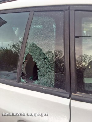 Viterbo - Auto sfregiate all'Ellera