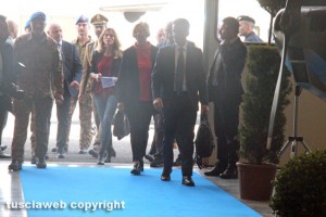 L'arrivo della minsitra Pinotti all'aeroporto Fabbri