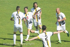 Sport - Calcio - Viterbese - La corsa di Ansini dopo il raddoppio