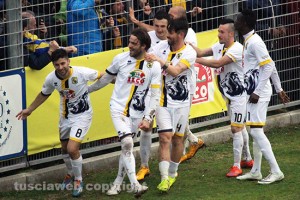 Sport - Calcio - Fine dei giochi, la Viterbese è campione!