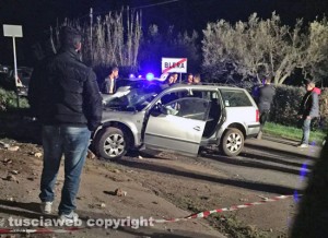 Blera - Auto contro un palo della luce