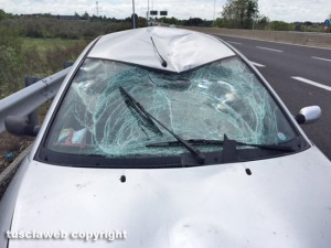 Viterbo - Incidente sulla superstrada, morto ciclista