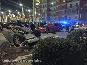 Viterbo - Scontro tra auto a Villanova