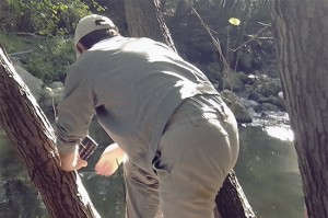 Il fotografo Marco Scataglini al lavoro